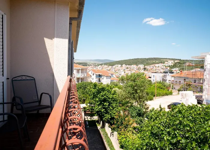 Beata Trogir-okrug Apartman