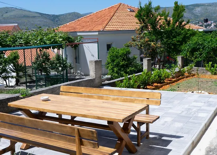 Beata Trogir-okrug Apartman *