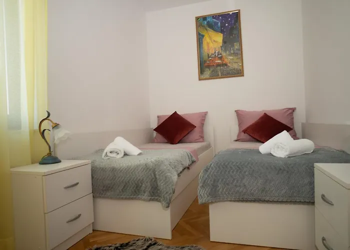 Beata Trogir-okrug * Trogir