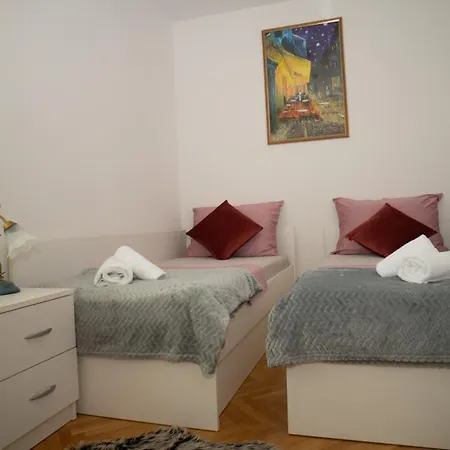 Beata Trogir-okrug Apartmán *