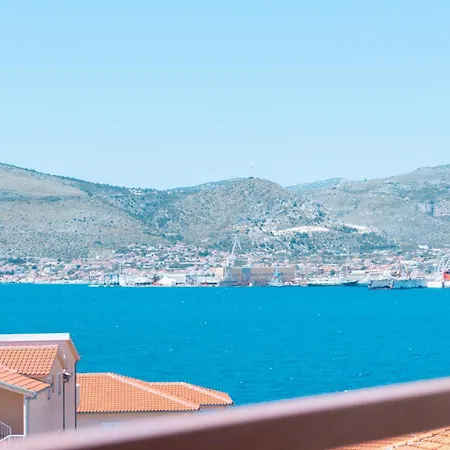 Beata Trogir-okrug Apartmán *