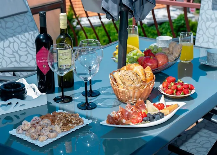 Beata Trogir-okrug * 特罗吉尔