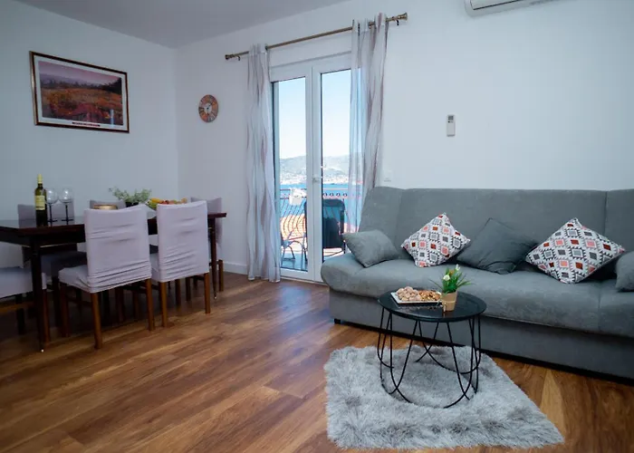 公寓 Beata Trogir-okrug 特罗吉尔